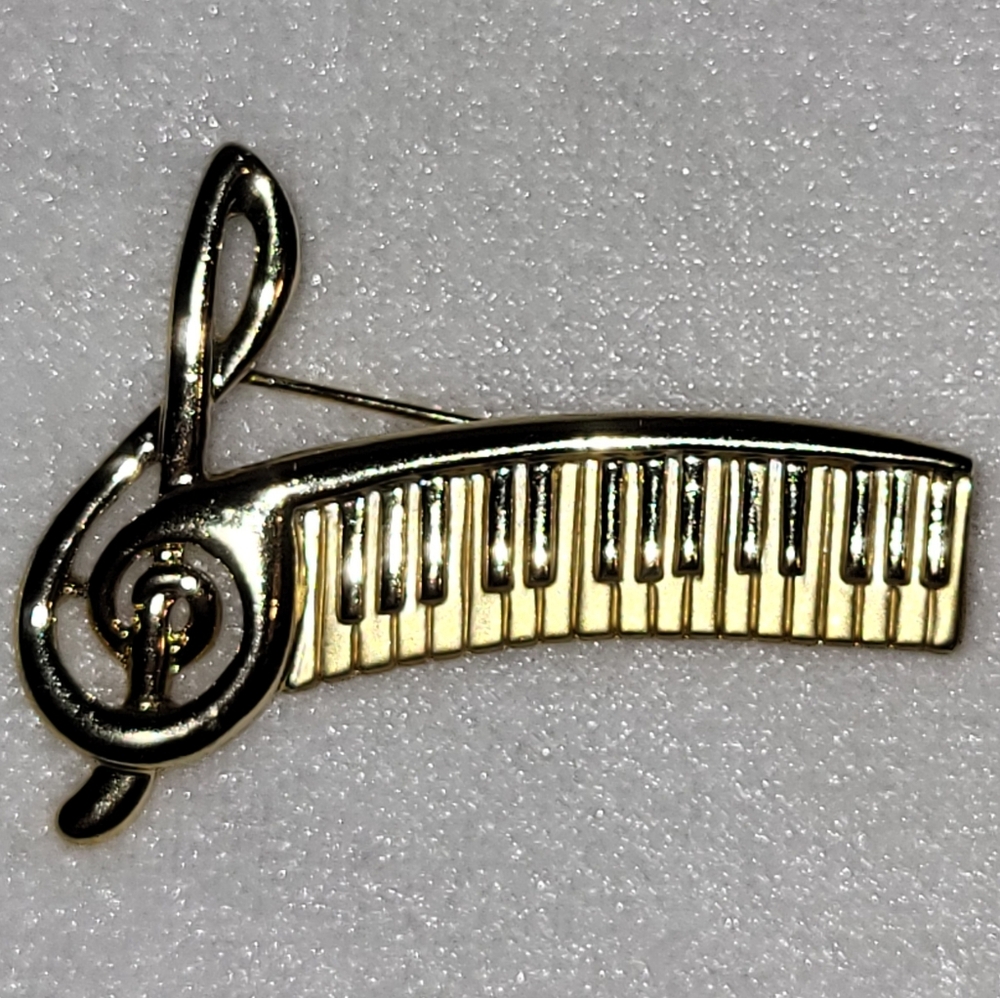 Vintage Gold Plated AJC Musical Key Keyboard Brooch / Pin